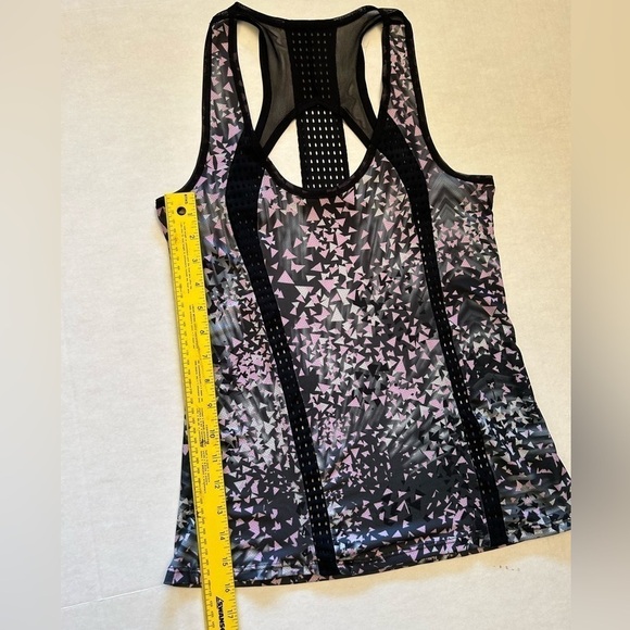 Athletic EVCR women’s ventilated tank top in size Medium.  J15 - Picture 8 of 9